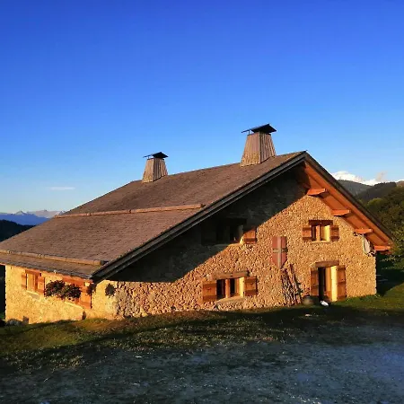 L'alpage De Crestera, *